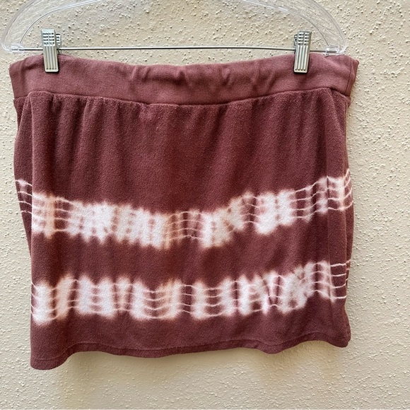 Delia’s Plus Size Mahogany Red Tie Dye Stretch Mini Skirt 1X - Picture 3 of 7